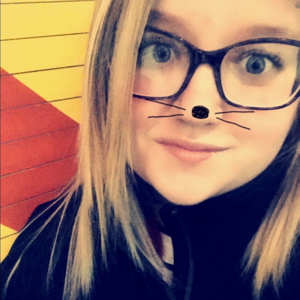 Meet your Posher, Laurie